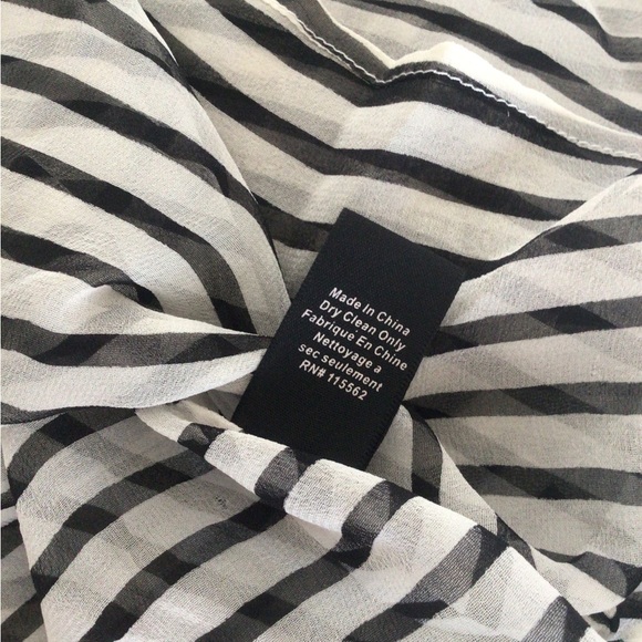 ELIZABETH AND JAMES SILK STRIPED SLEEVELESS TOP SIZE SMALL - Picture 8 of 11